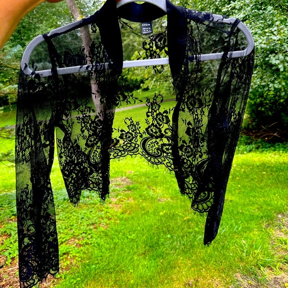 Cropped Transparent lace Jacket - Picture 1 of 3